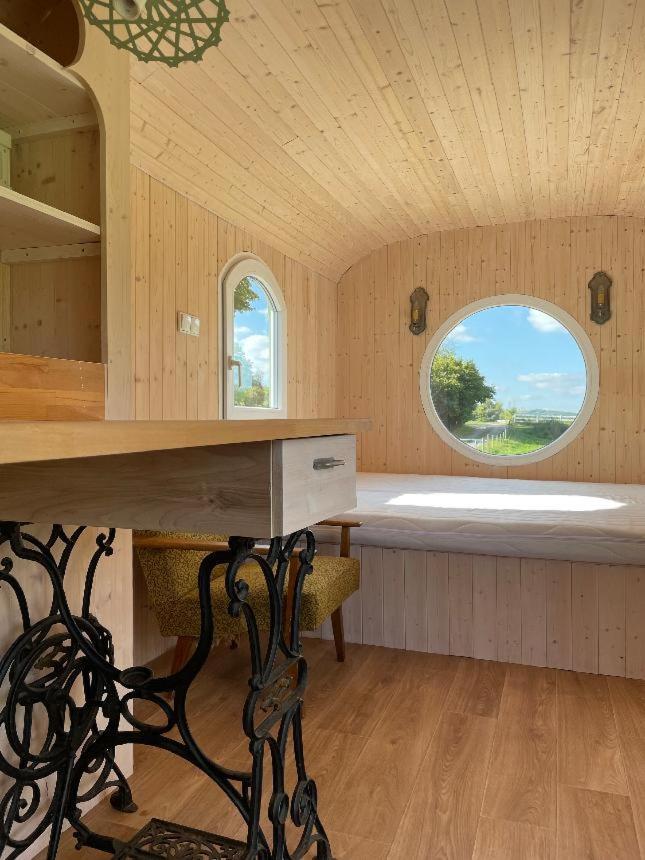 Glamping - Stylova Maringotka V Srdci Ladova Kraje, Pobliz Hlavniho Mesta Prahy Stribrna Skalice Екстериор снимка