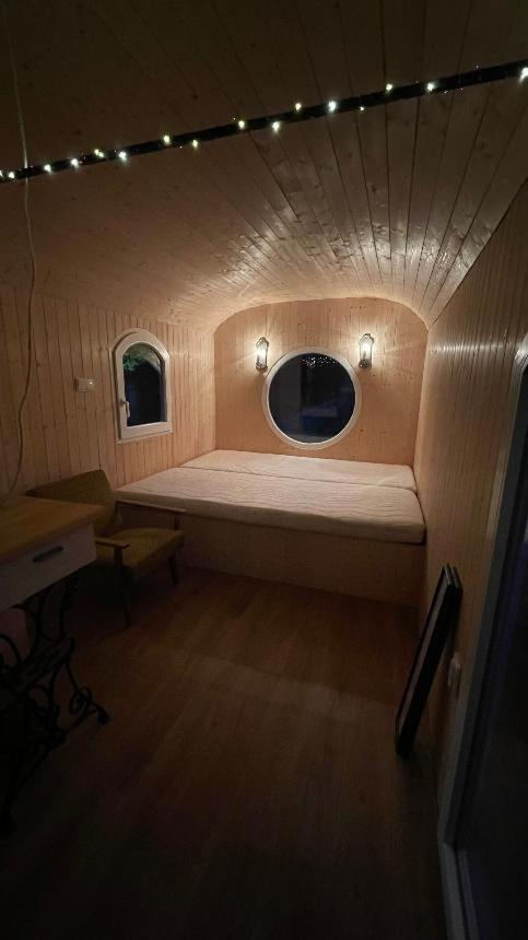 Glamping - Stylova Maringotka V Srdci Ladova Kraje, Pobliz Hlavniho Mesta Prahy Stribrna Skalice Екстериор снимка