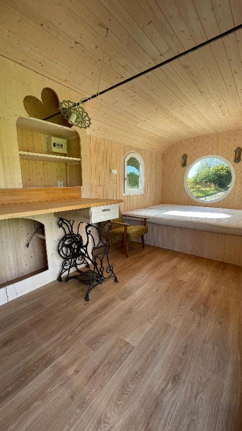 Glamping - Stylova Maringotka V Srdci Ladova Kraje, Pobliz Hlavniho Mesta Prahy Stribrna Skalice Екстериор снимка